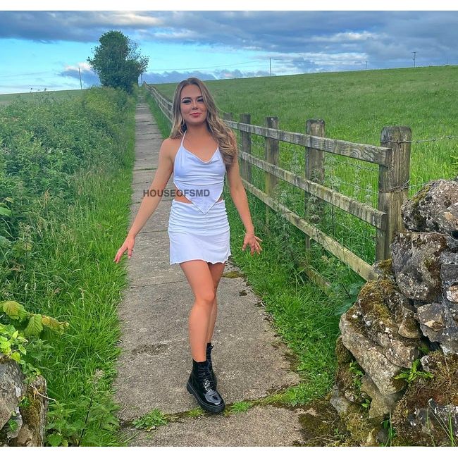 WHITE TIE UP BANDANA TOP