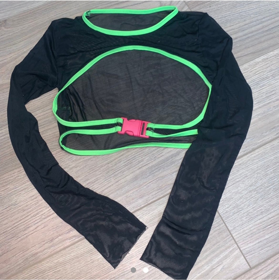 EXTREME BUCKLE CROP TOP- BLACK / GREEN