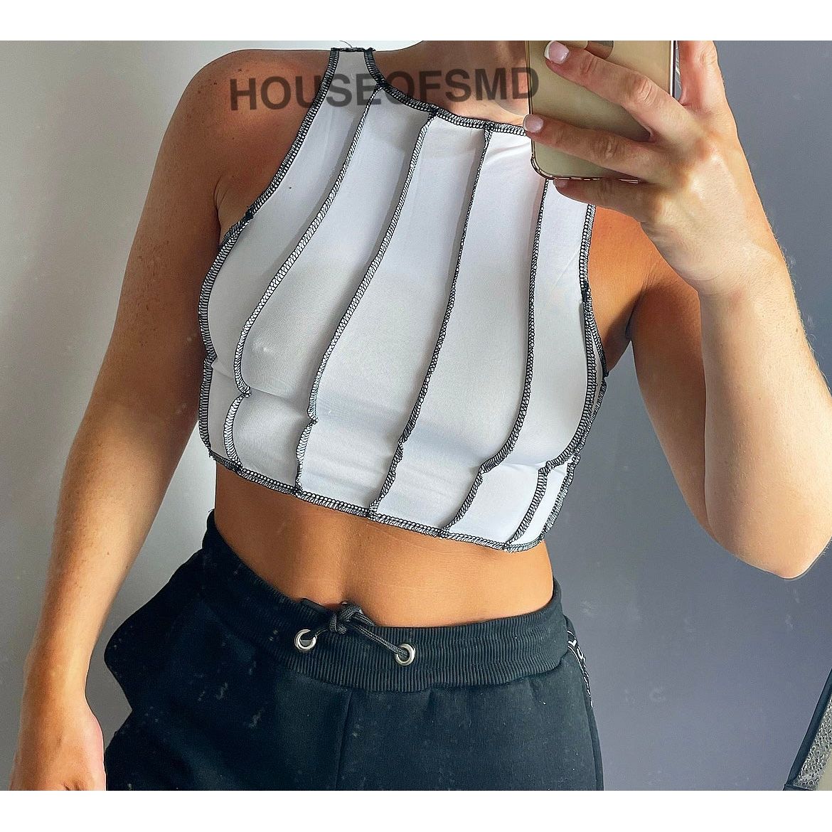 WHITE EXPOSED SEAM CROP TOP