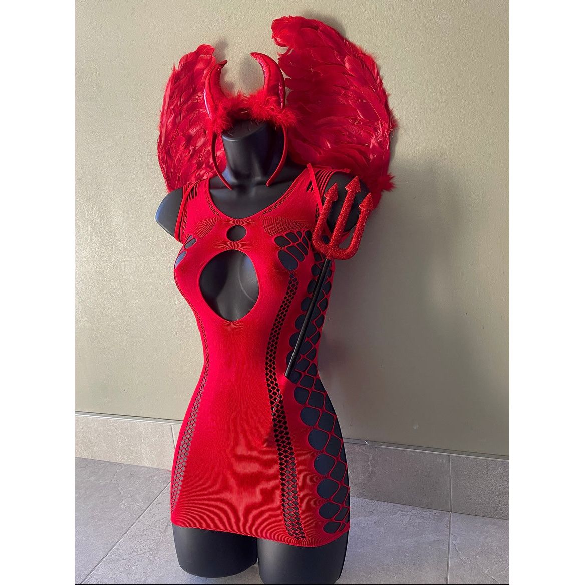 WOMENS RED DEVIL COSTUME, FANCY DRESS, FISHNET DRESS