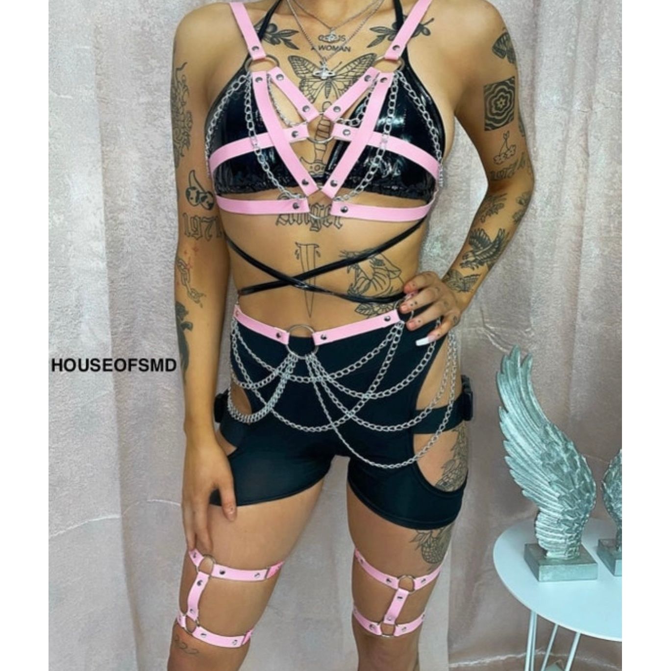 CUT OUT BUCKLE SHORTS